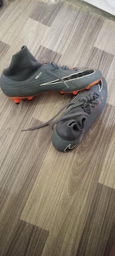 Nike hypervenom boots for sale slightly used in good condition
