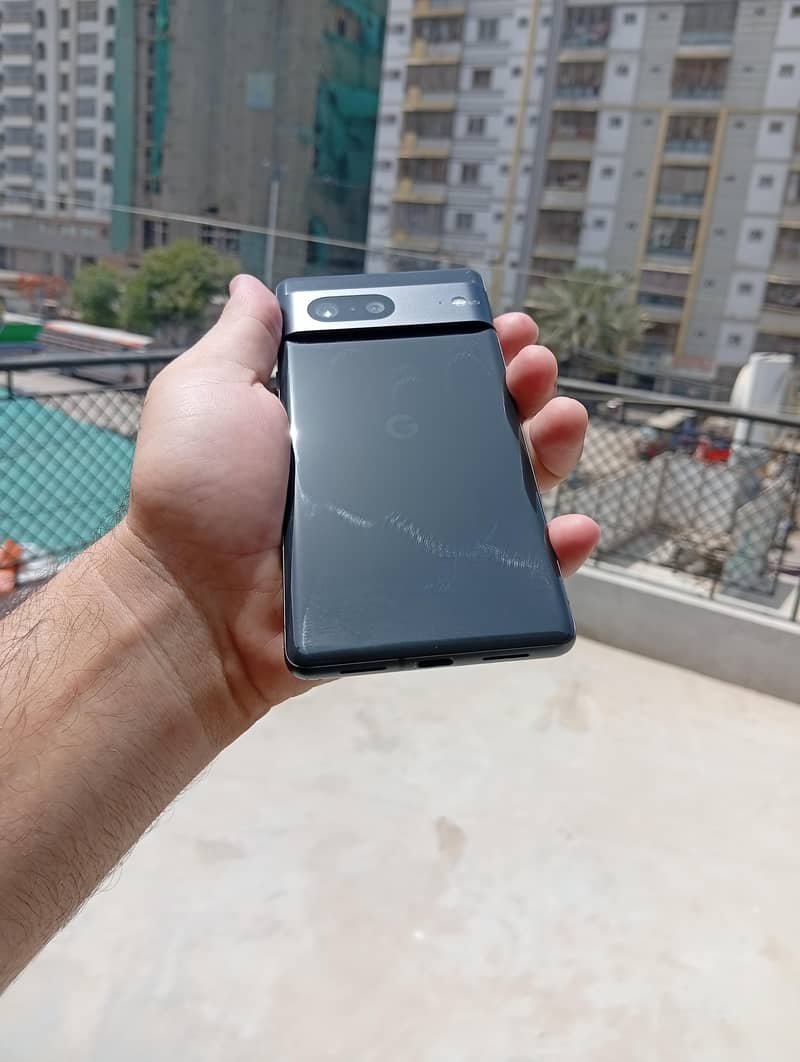 Google Pixel 7 4