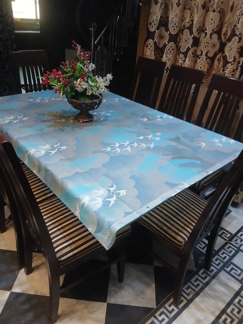 Dining Table 0