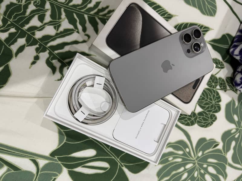 iPhone 15 pro max 0