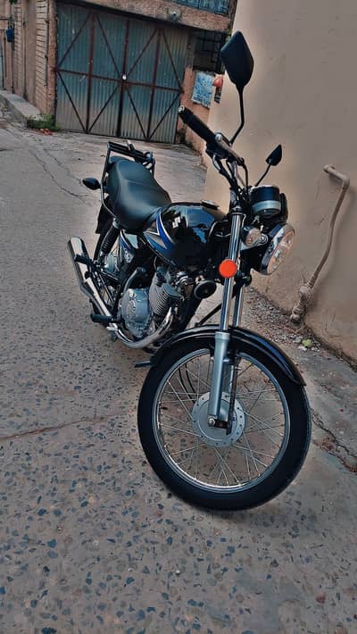 Suzuki GS 150 2023