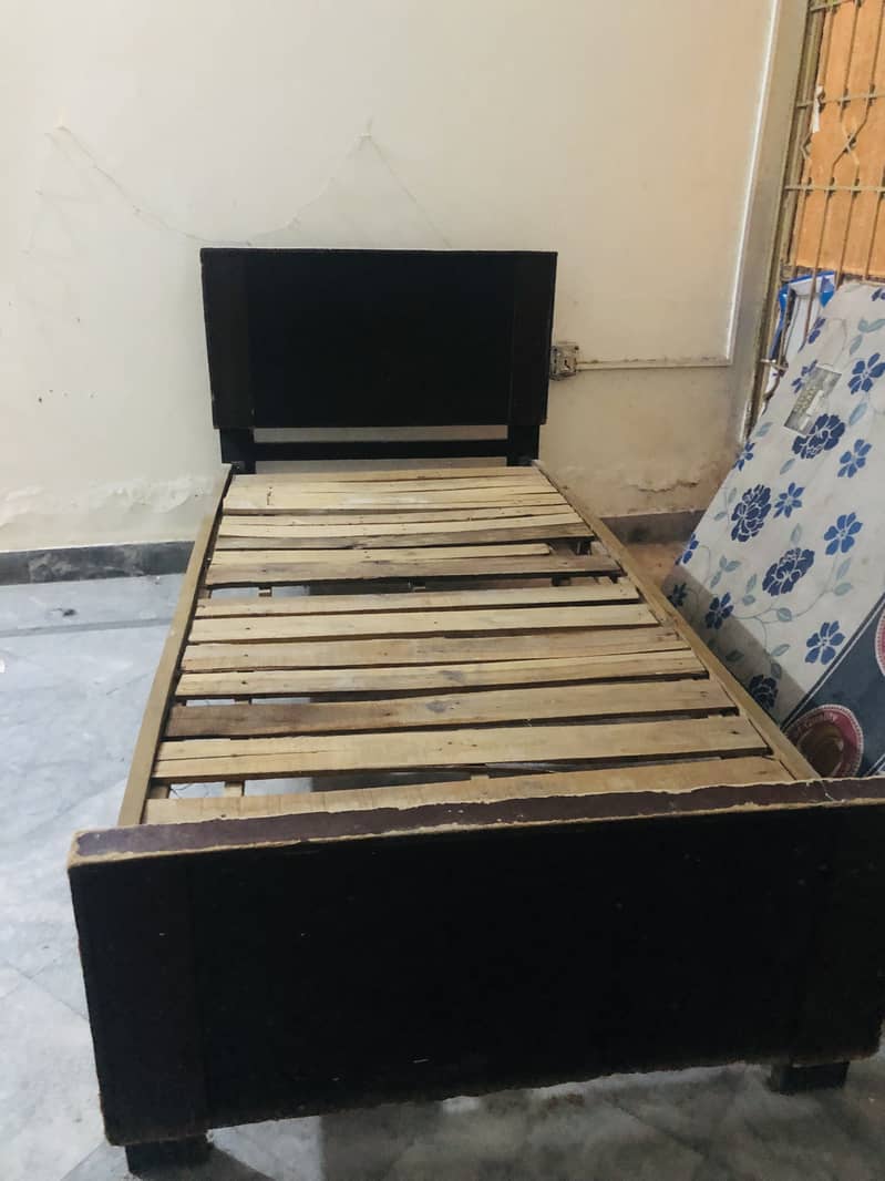 Single bed 0