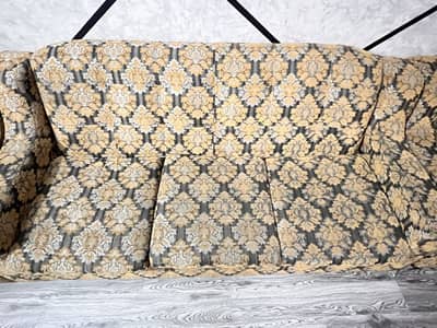 5 seater Sofa set available for sell