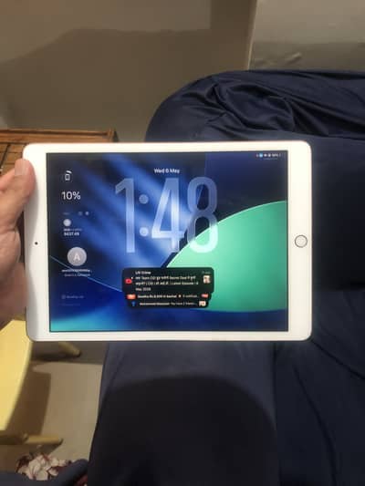 I Pad 8 up for sale