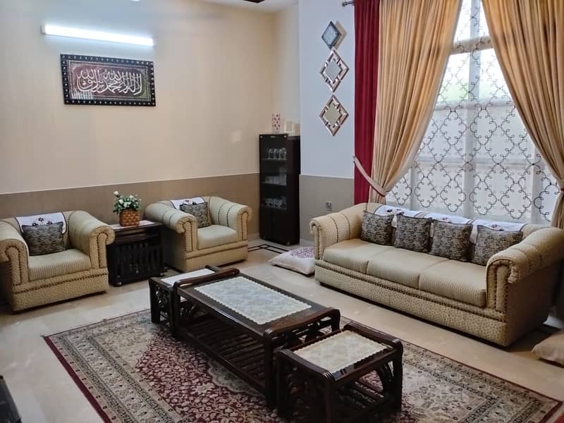 5 seater Sofa 0