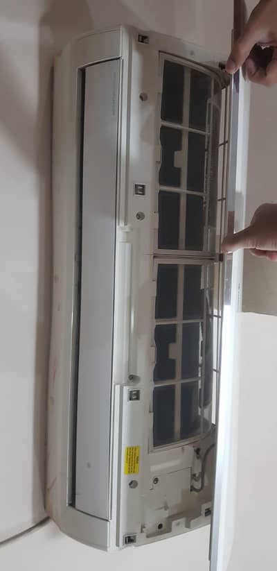 gree 1 ton non inverter ac for sale.