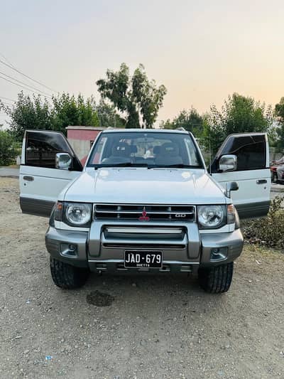 Mistubishi Pajero 2 door