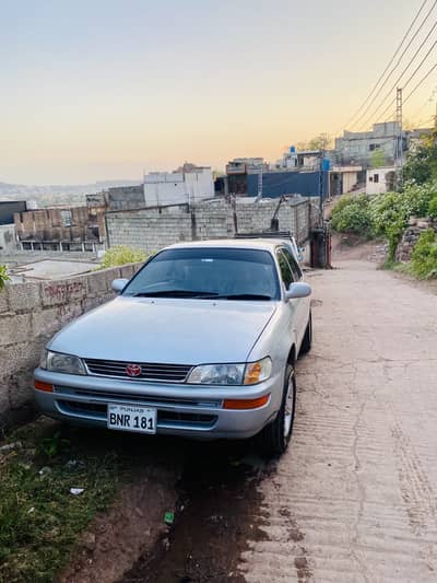 Toyota corolla XE 2001 model