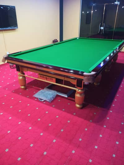 Strong Wooden Snooker Table with Accessories