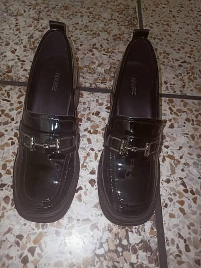 NDURE SHOES