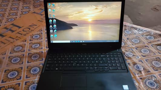 DELL Latitude 5590