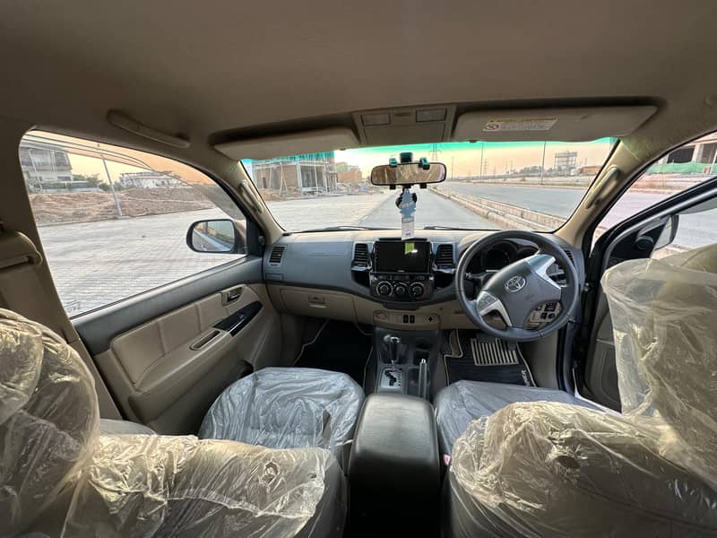 Fortuner V 12
