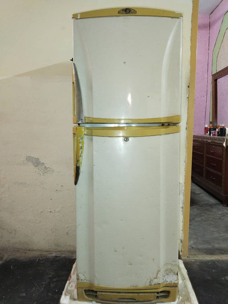 medium size refrigerator 3