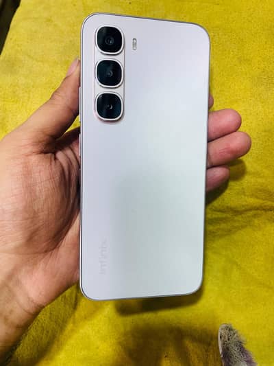 Infinix hot60pro 8GB 128GB