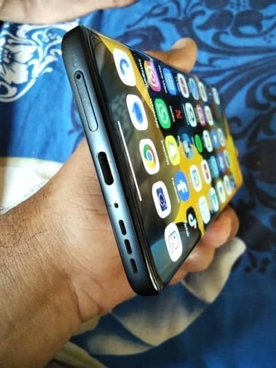 Motorola Edge (2024): A Stylish Mid-Range 5G Smartphone