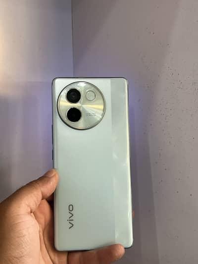 Vivo V30e
