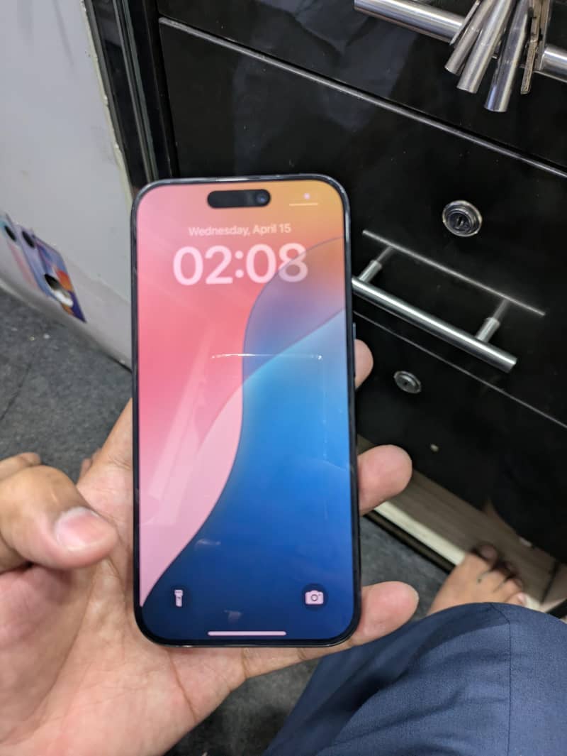 IPHONE 15 PRO 4