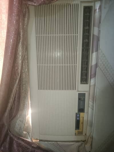 SHIP AC FOR SALE IN RUNNING CONDITION 110 CONVRTER