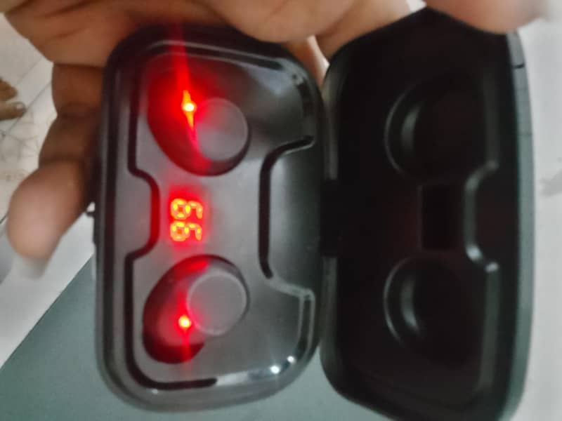 Earphone 0