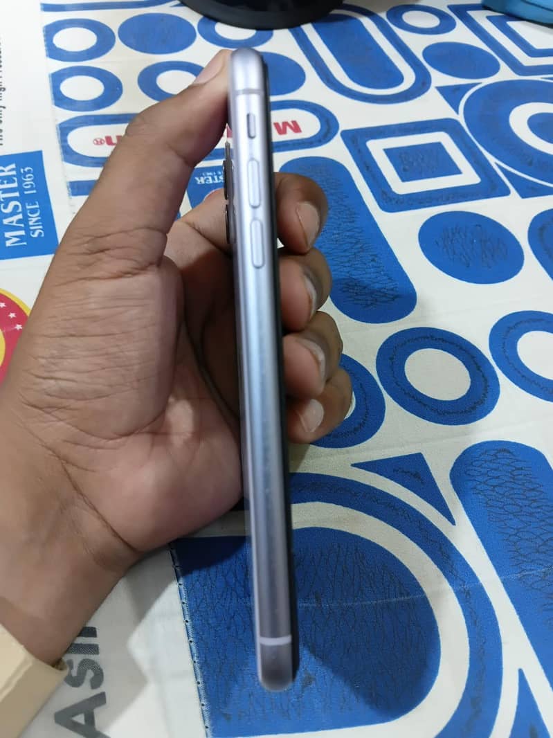 Iphone 11 4