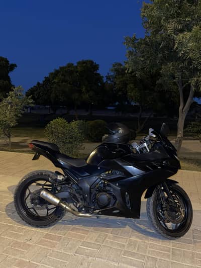 Suzuki Gsxr  dual Celender powerful engine !