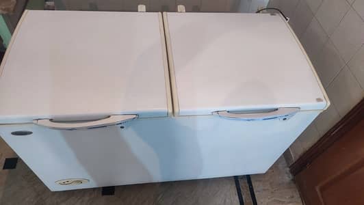  Double Door Chest Freezer | Deep Freezing | Commercial Use | Good
