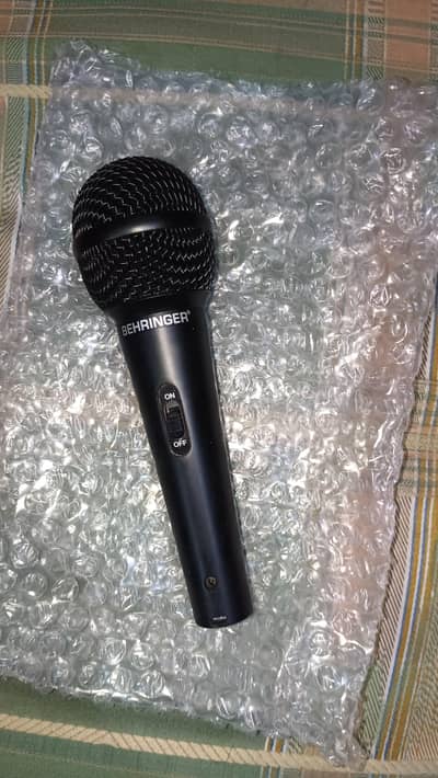 Behringer Ultravoice XM1800S Supercardioid Dynamic Microphone