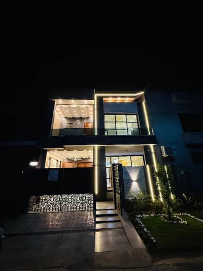 Affordable On Excellent Location House Of 5 Marla Is Available For sale