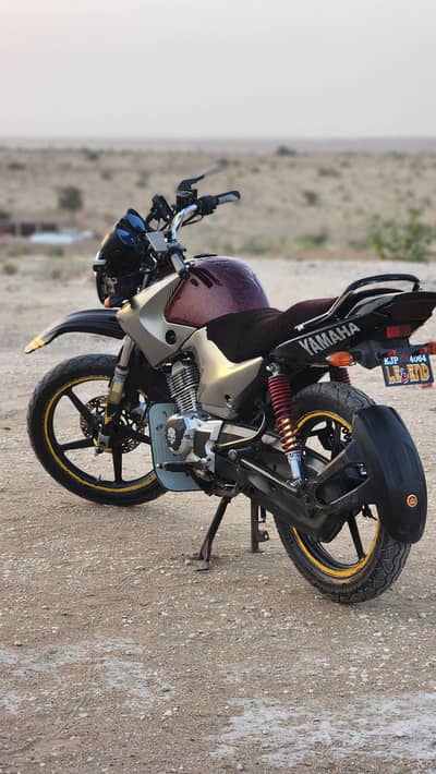 YAMAHA YBR G 125