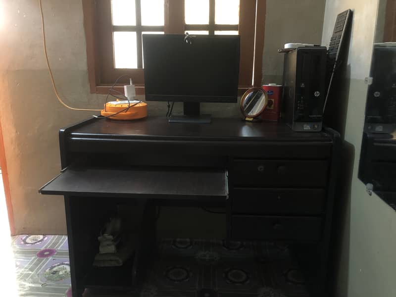 Computer table 3