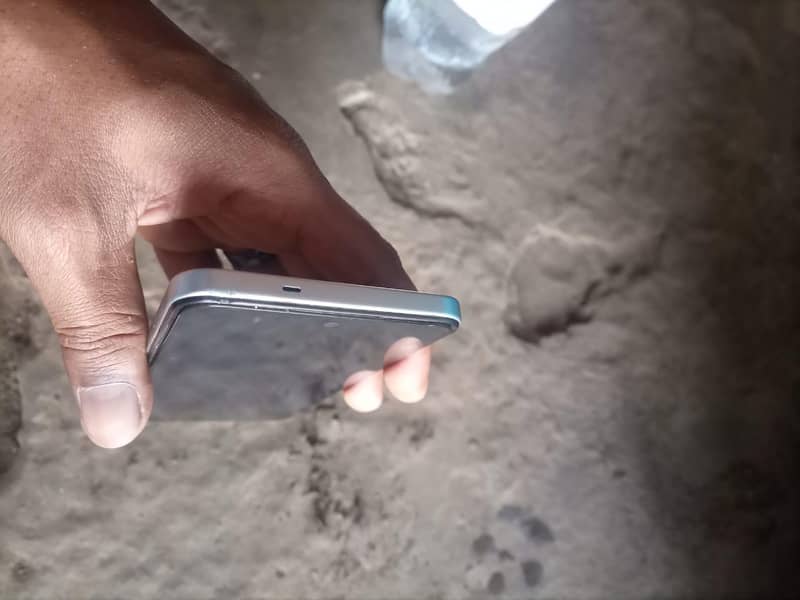 Tecno 4