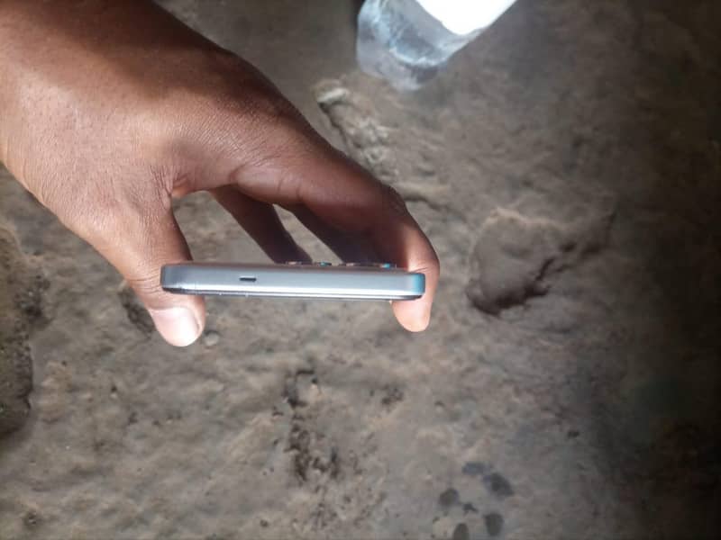 Tecno 5