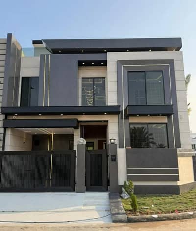 6.75 Corner Luxury House Available For Sale
