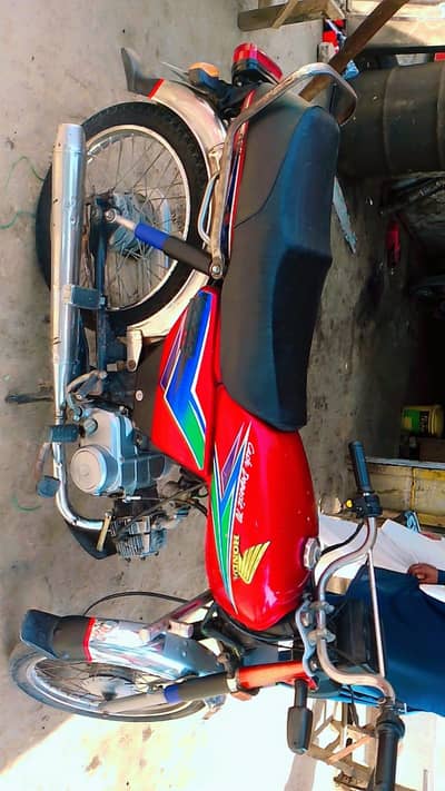 Honda cd 70 well  maintained better than new urgent for sale location