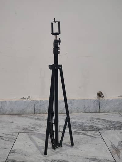 tripod stand
