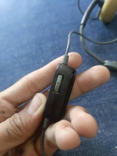 Xbox 360  mic headphone more console