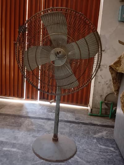 pedestal fan