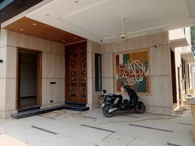 10 Marla Full House For Rent In DHA Phase 4 ,Hot location