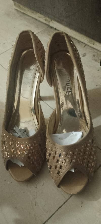 very best condition  1000 ki 4  size 8/9 number