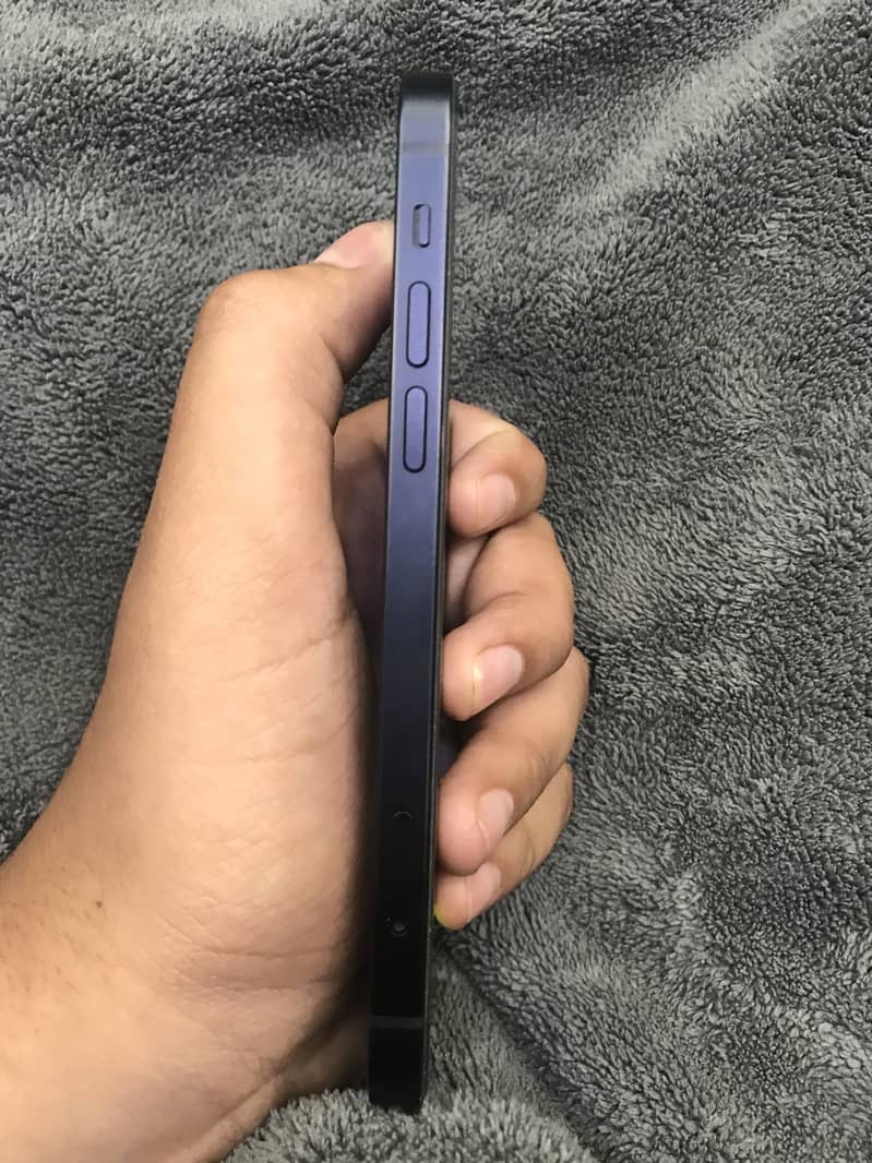 Iphone 12 4