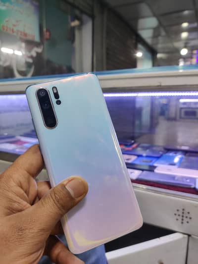 hawai p30 pro best for pubg  8GB ram 128GB mamry pori ad parey