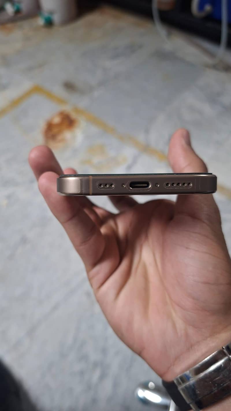 iphone 16 pro 1