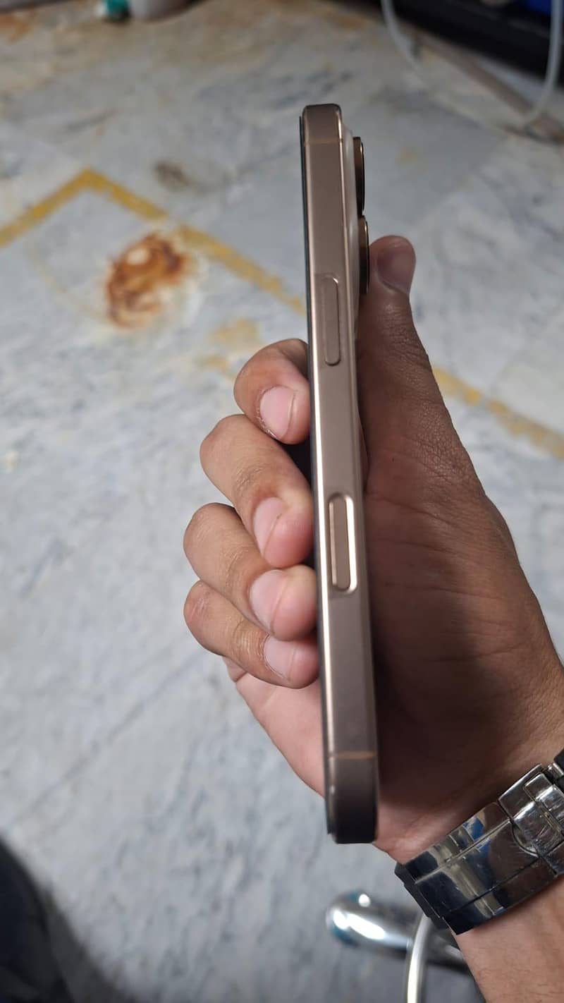 iphone 16 pro 5
