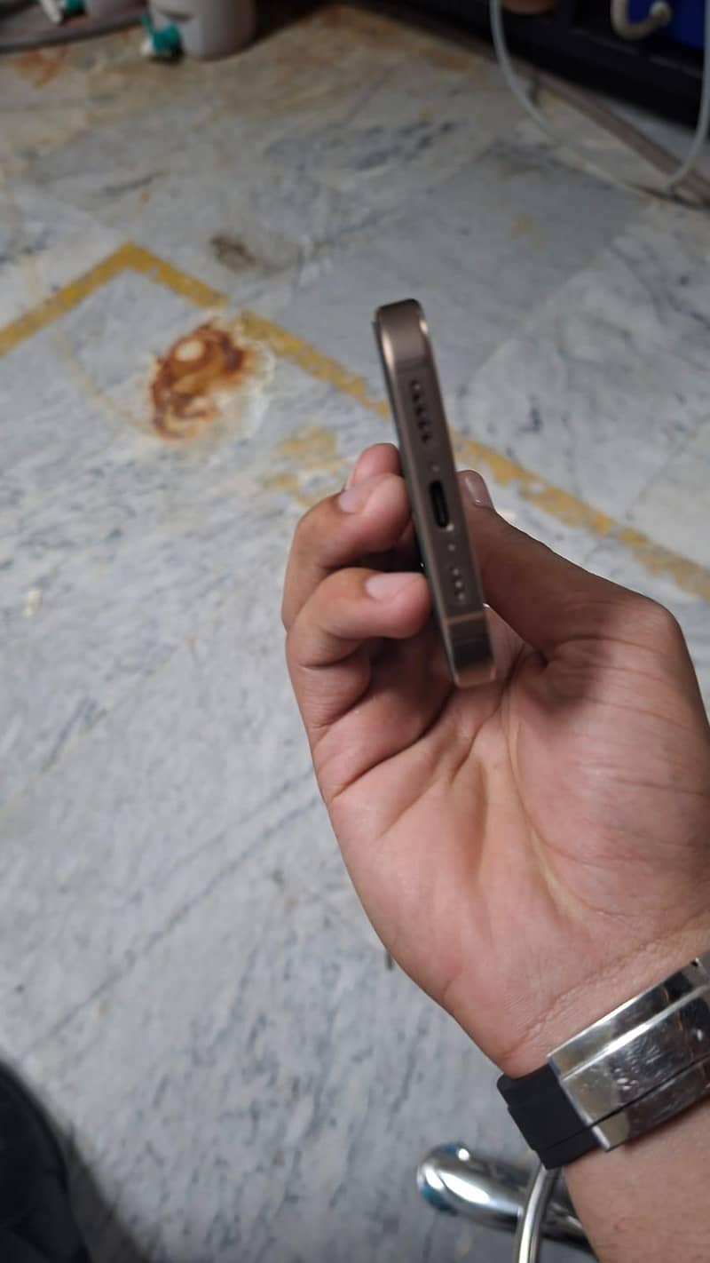 iphone 16 pro 6