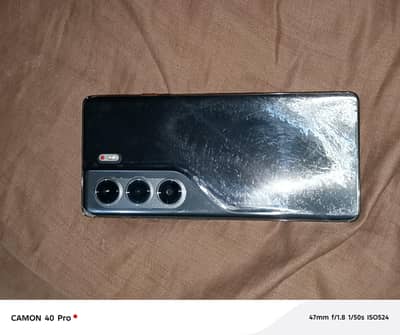 selling my tecno cammon 40 pro