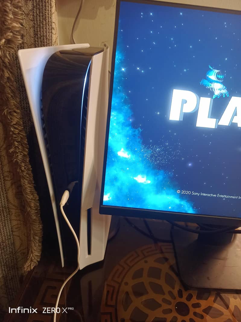 PS5 console with 1 controller 6
