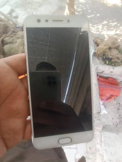 oppo F3 4 +64 daba charjaer ni hai mobile ok