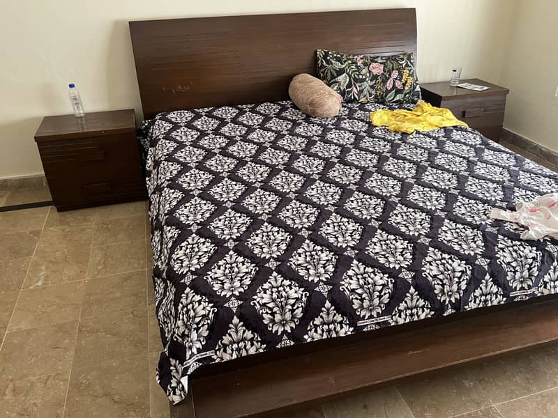 Bed King size 3