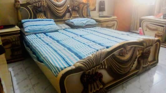 Bed set.