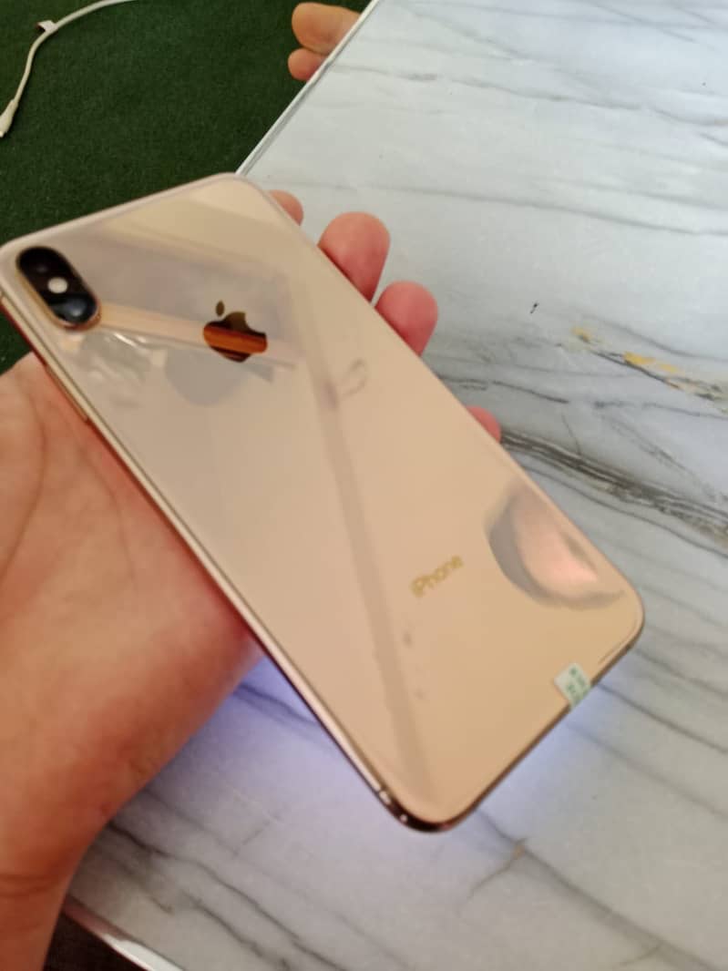 iPhone xs max 4